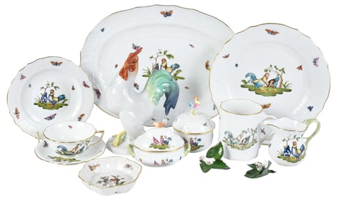 67 Piece Herend Porcelain Chanticleer Table Service and Rooster Figure