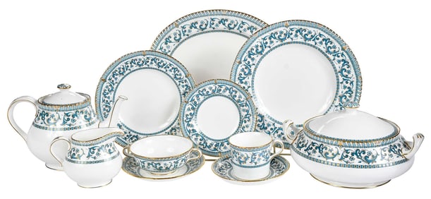 104 Piece Royal Crown Derby Imperia Pattern Service