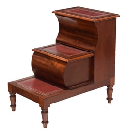 Classical Mahogany and Leather Inset Bed Steps