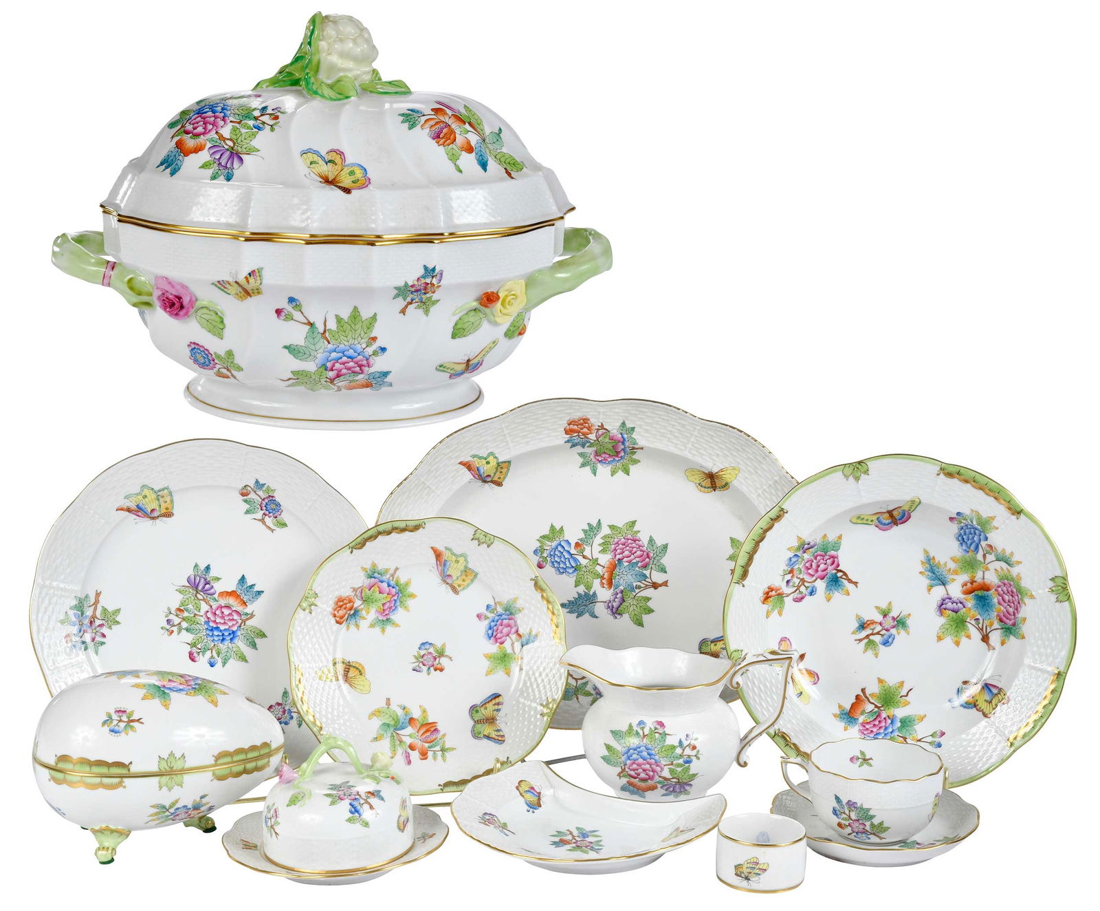 Herend Green Queen Victoria Porcelain Service for Twelve, 98 Pieces: Hungarian, 20th century, all with blue overglaze Herend marks to bases, comprising: lidded tureen (marked form #1014), serving dish (#82), large ovoid platter (#111 or 117), small ovoid platter (#103)