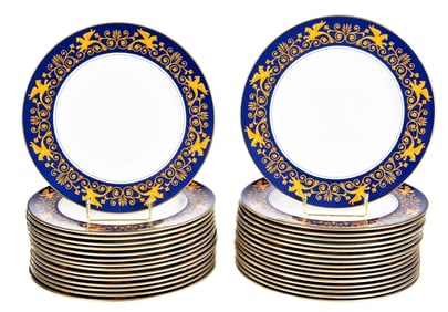 31 Richard Ginori Grifoni Enamel and Gilt Porcelain Dinner Plates