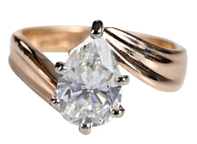 14kt. Pear Shaped Diamond Ring - GIA