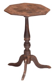 New England Queen Anne Figured Walnut Octagonal Candlestand in Original Surface