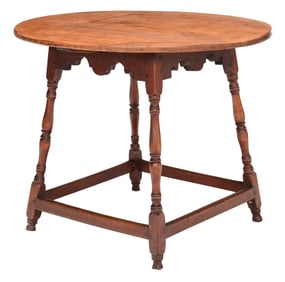Fine New England William and Mary Splay Legged Tavern Table