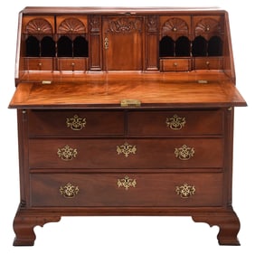 Fine Philadelphia Chippendale Carved Mahogany Slant Front Desk