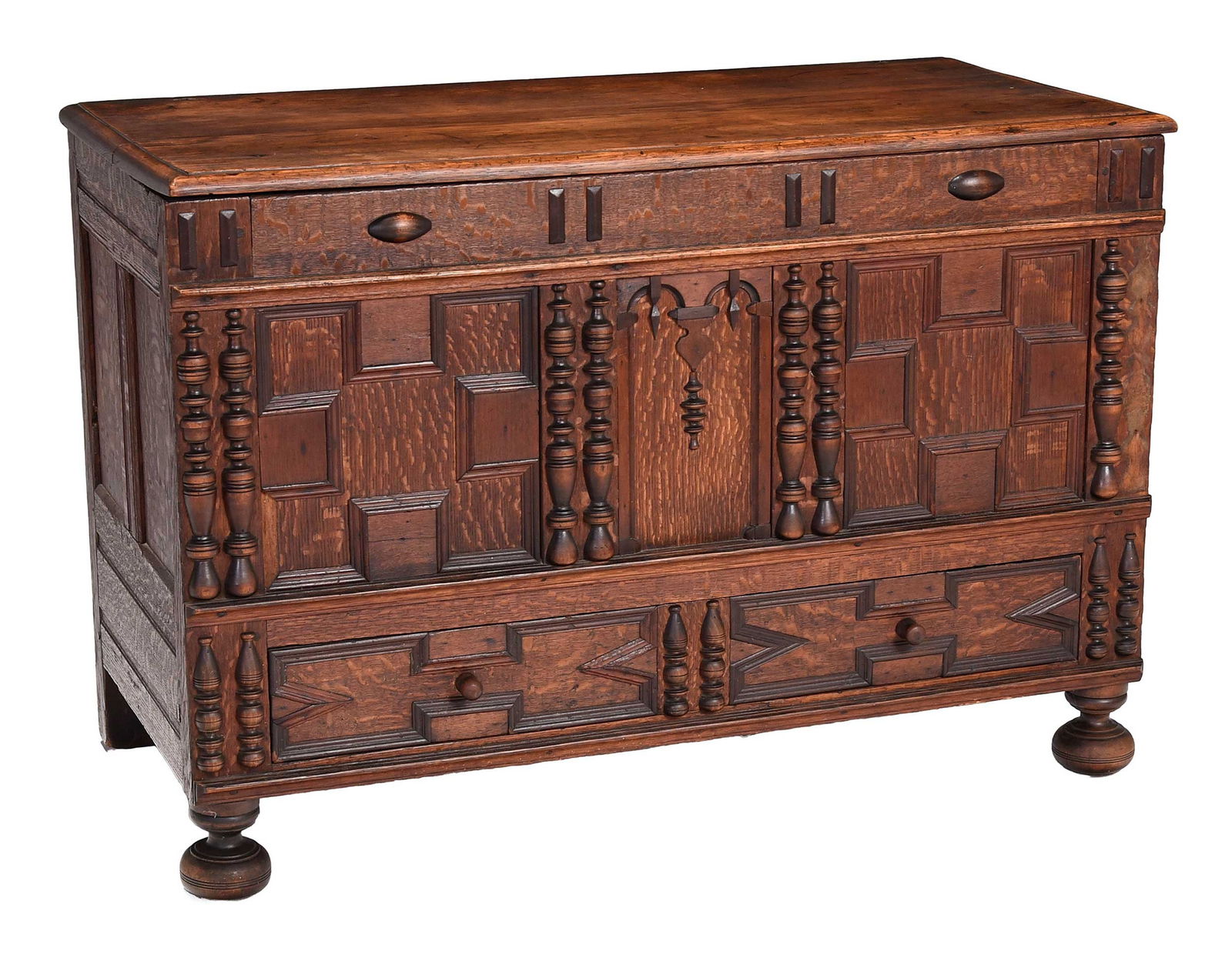 Massachusetts Pilgrim Century Paneled Oak Lift Top Chest (1 of 20)