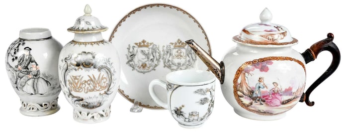 Five Chinese Export Porcelain Table Objects