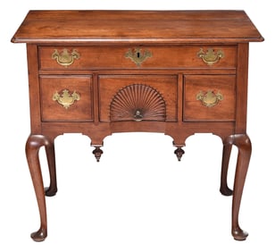 Fine Signed Massachusetts Queen Anne Walnut Dressing Table