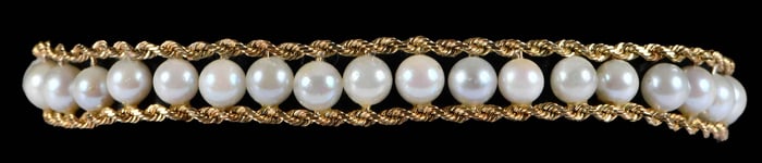 14kt. Pearl Bracelet