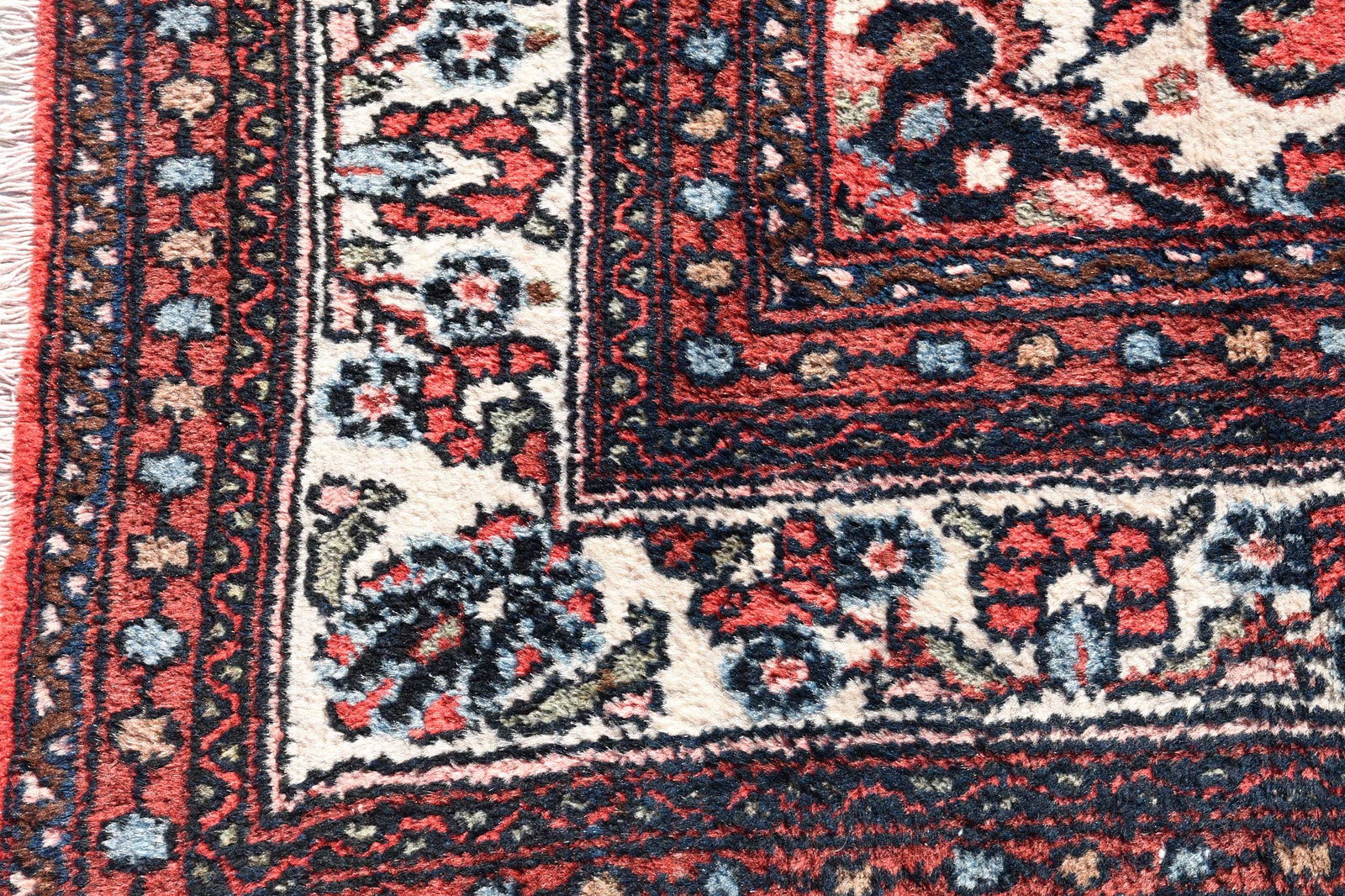 Sarouk Carpet - 4