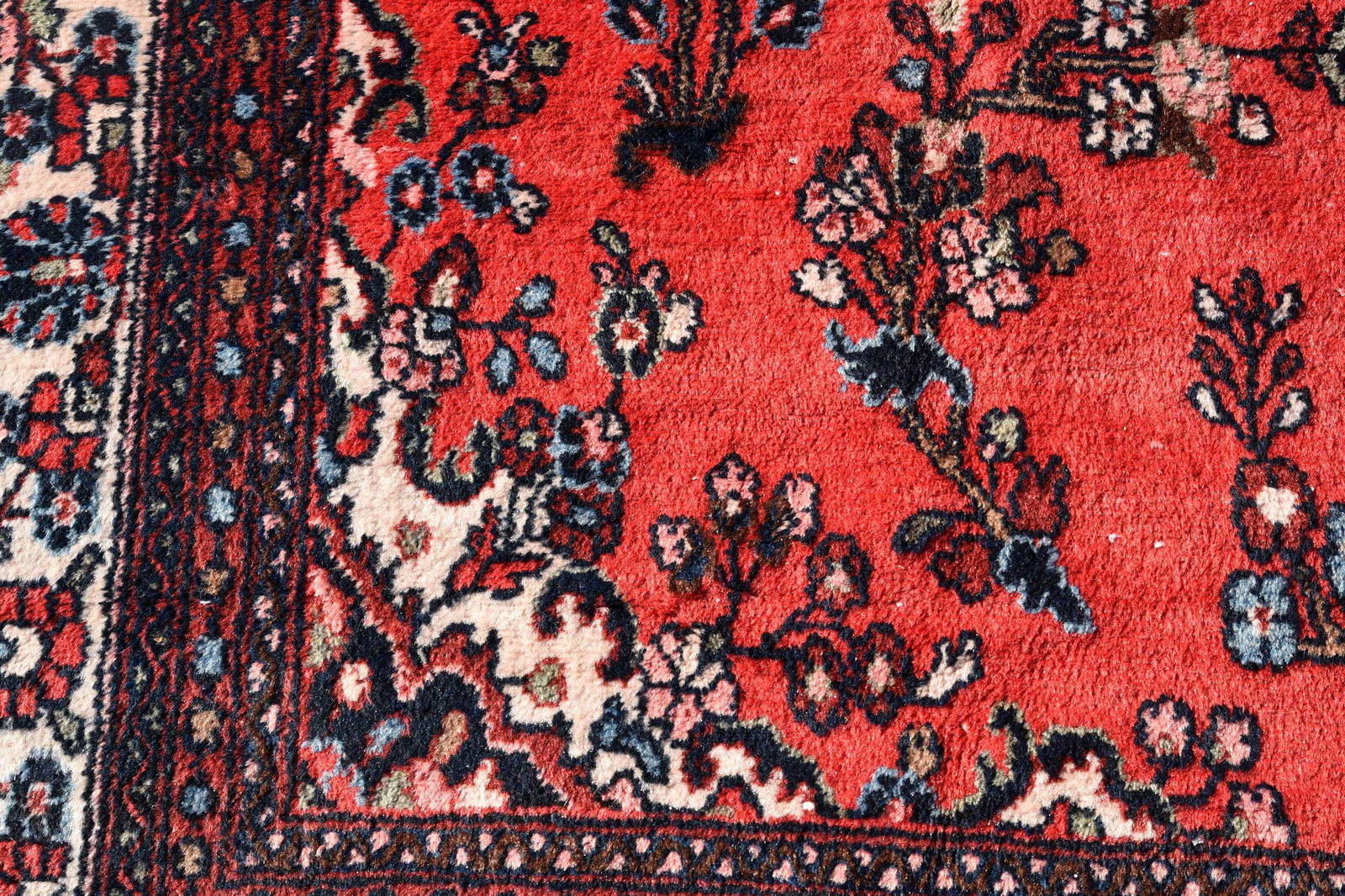 Sarouk Carpet - 5