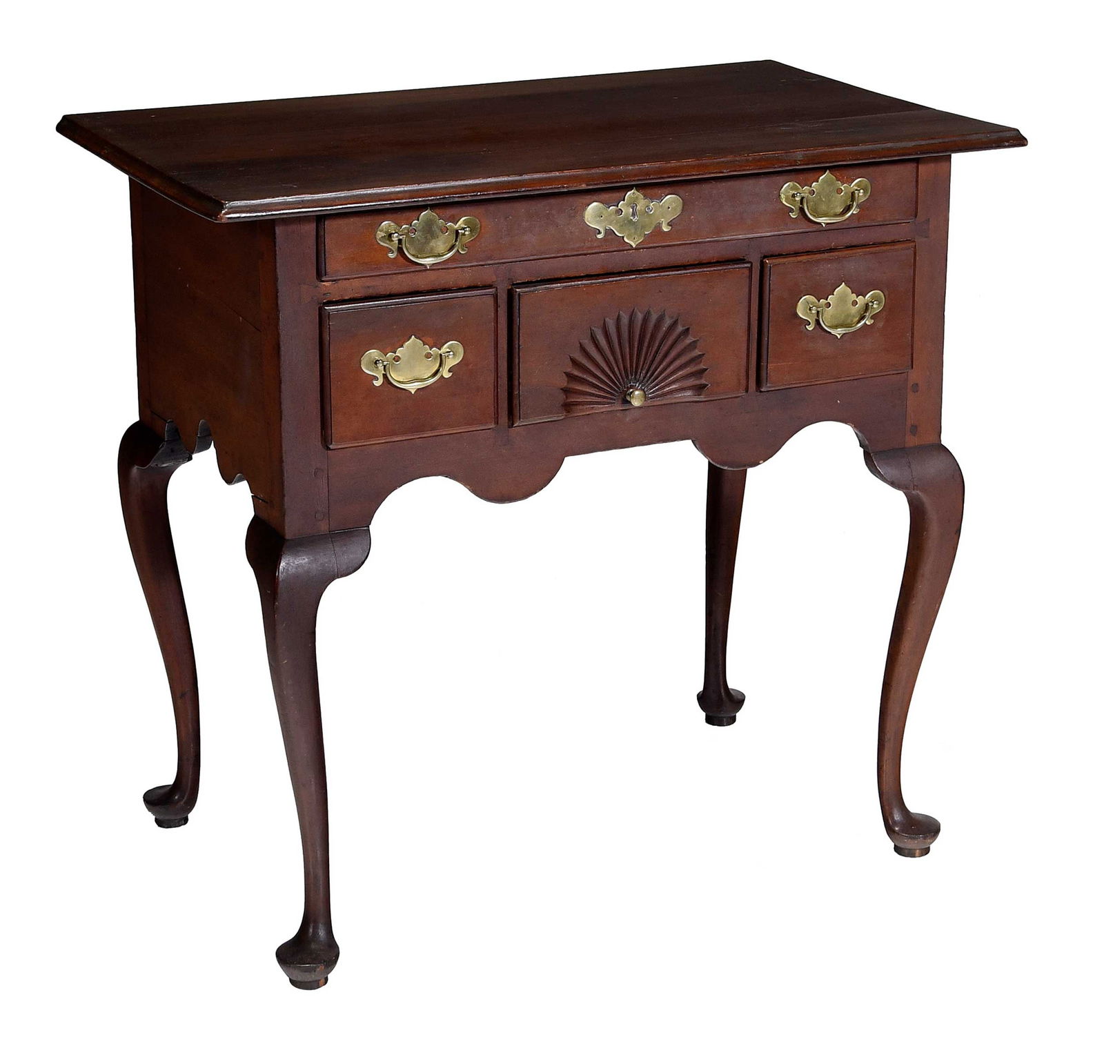 Fine Connecticut Queen Anne Cherry Dressing Table, Prickett Provenance: probably Wethersfield, 18th century, excellent form, white pine secondary wood, molded top, long drawer over three short drawers, central drawer carved fan, cabriole legs ending in raised pad feet, la