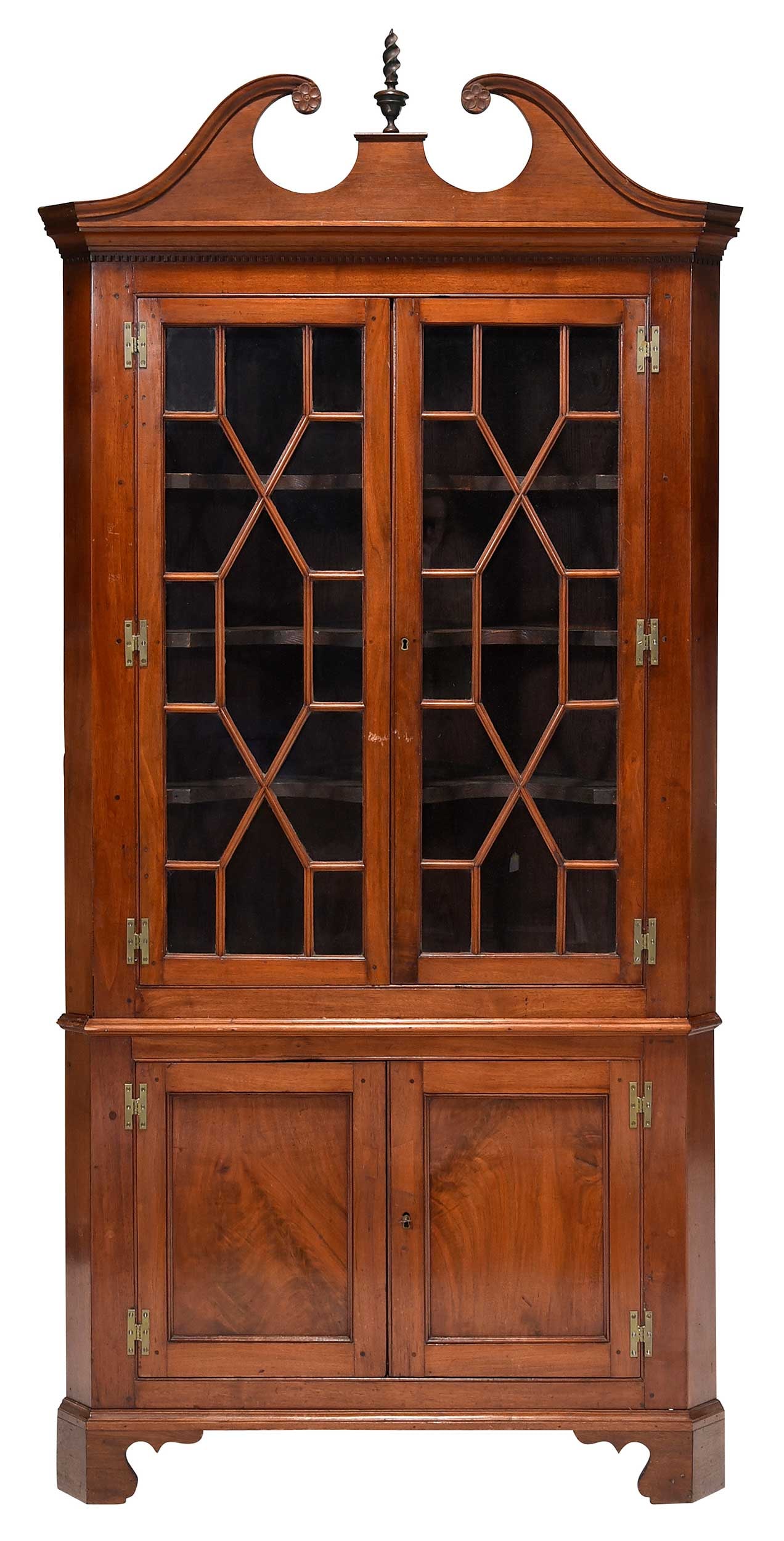 Southern Chippendale Figured Walnut Corner Cabinet (1 of 8)
