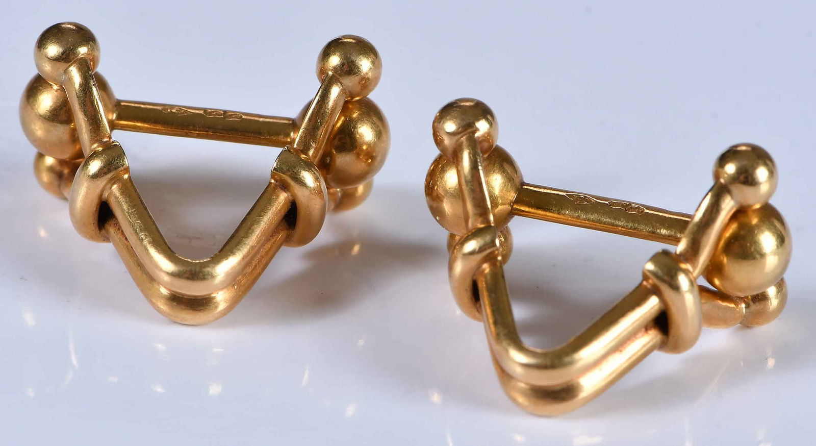 18kt. "V" Shape Cufflinks - 3