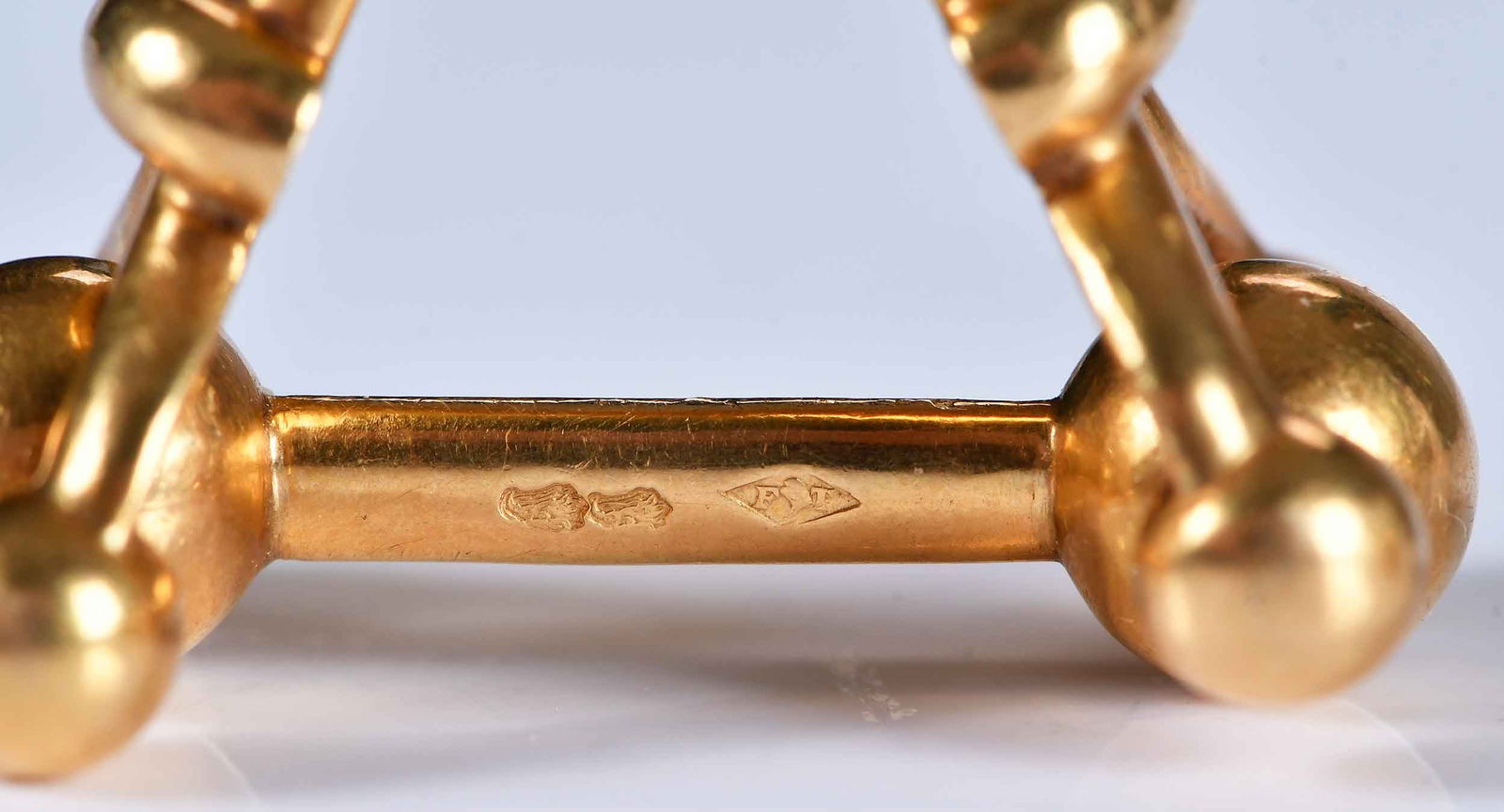 18kt. "V" Shape Cufflinks - 6