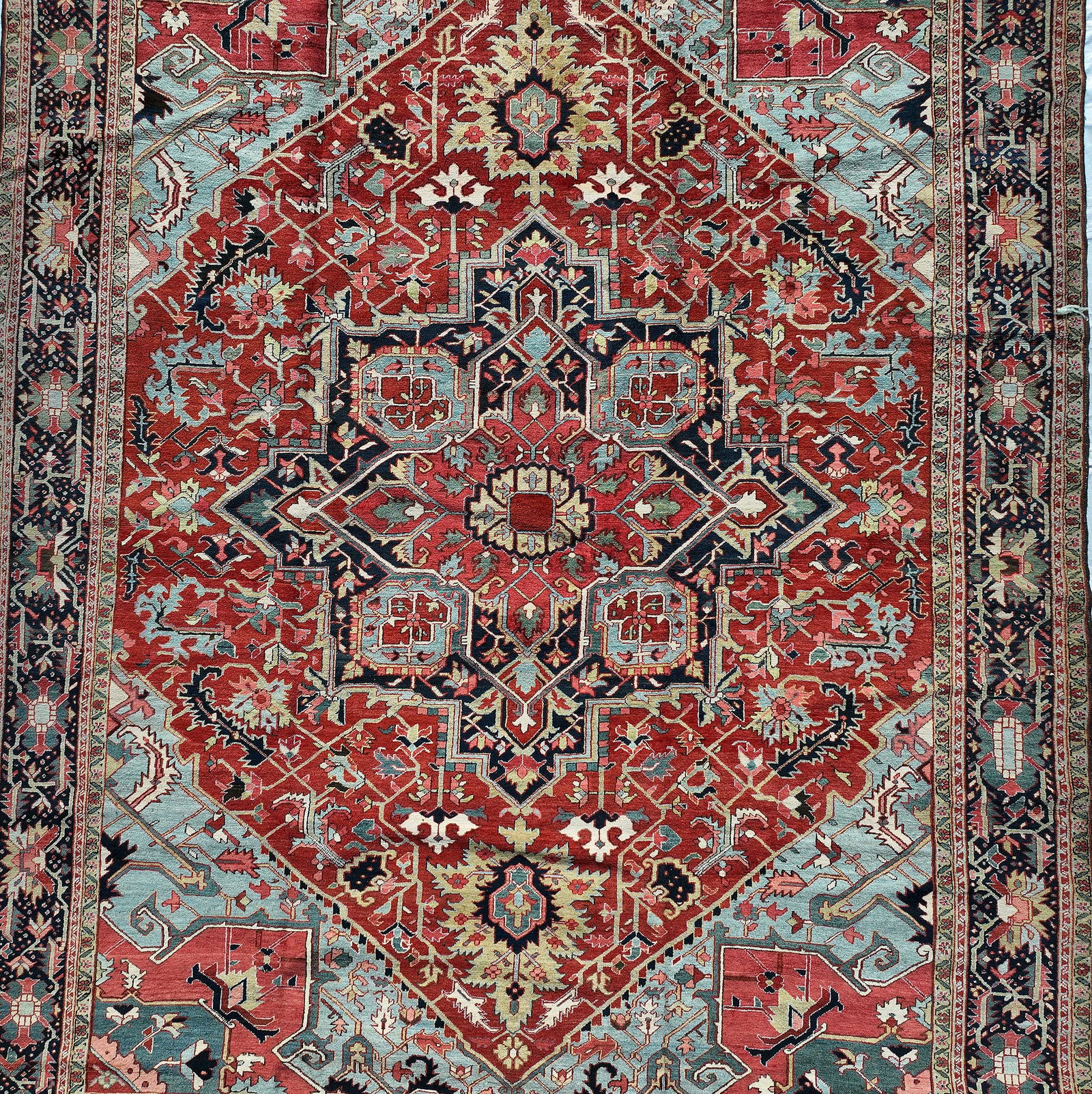 Heriz Carpet - 3