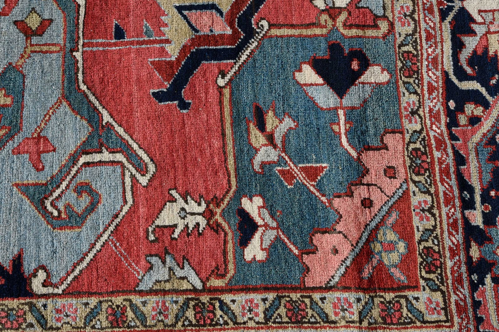 Heriz Carpet - 6