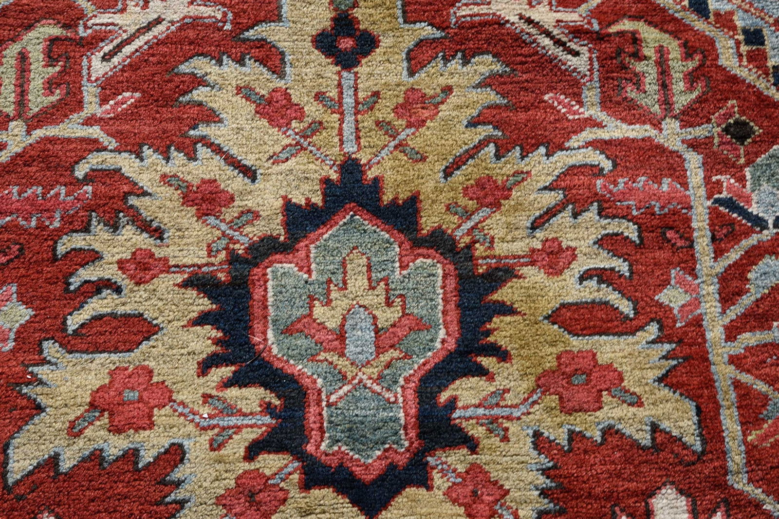 Heriz Carpet - 8