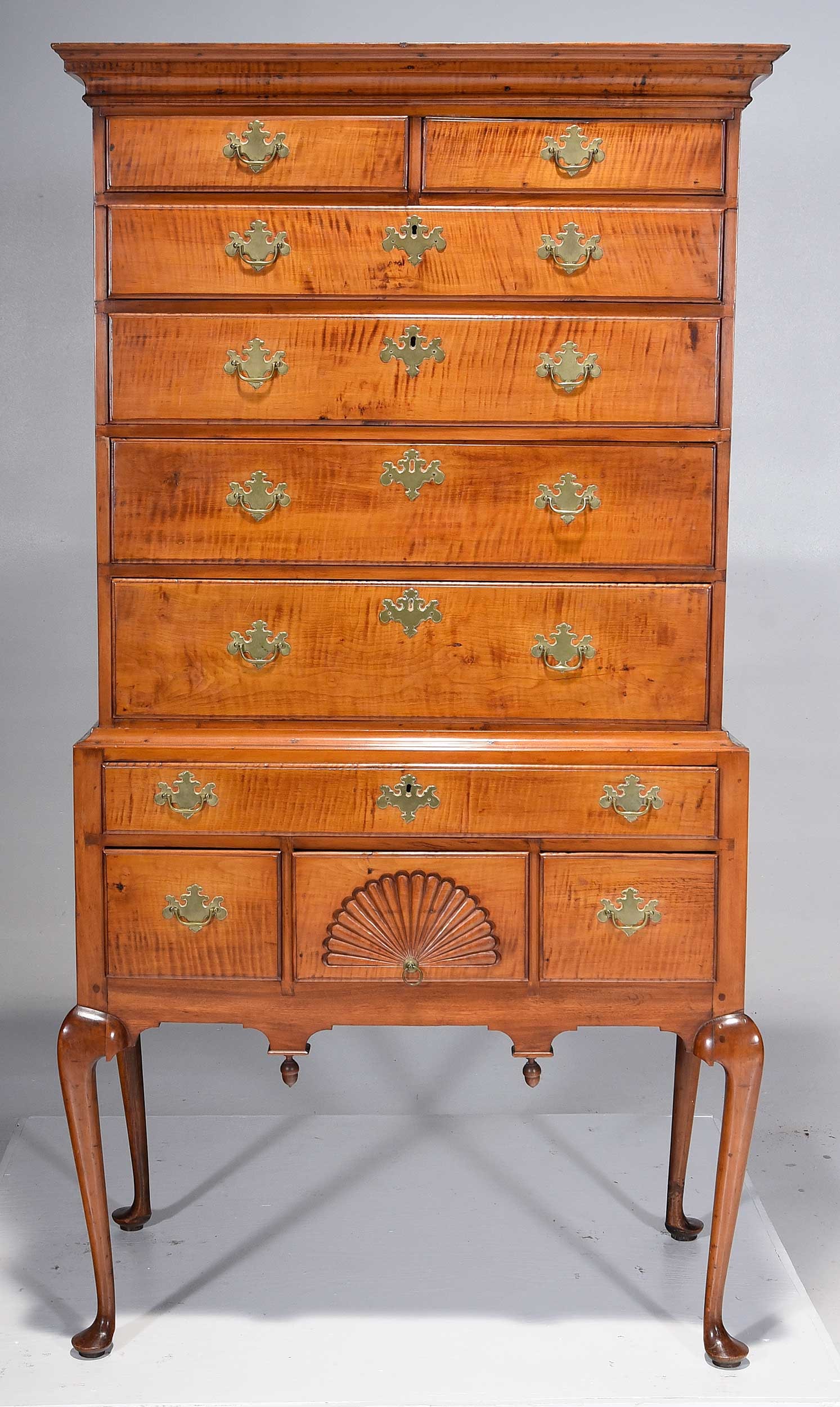 New England Tiger Maple Fan Carved High Chest - 2