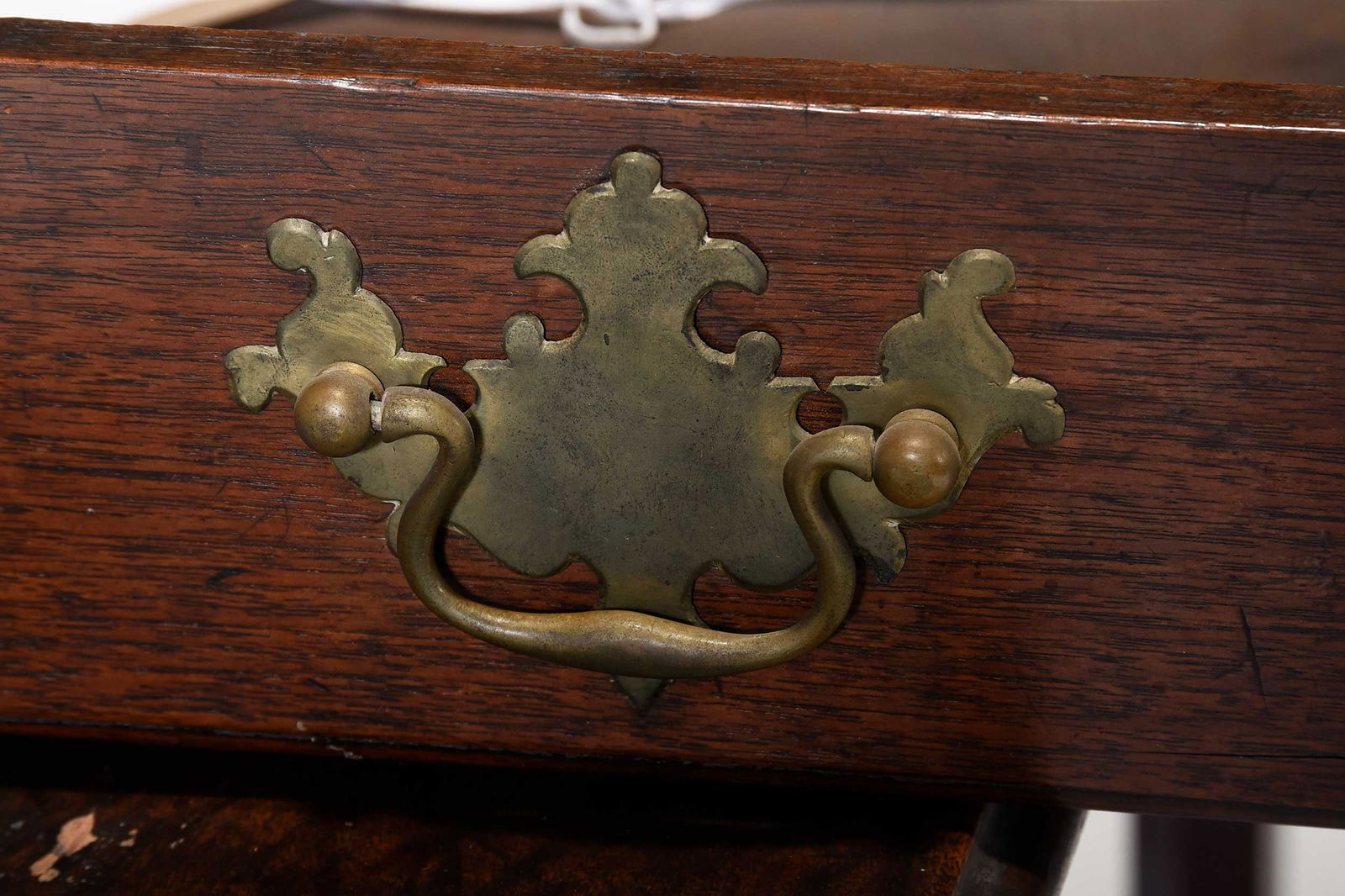 Fine New England Chippendale Walnut Dressing Table in Early Surface - 15