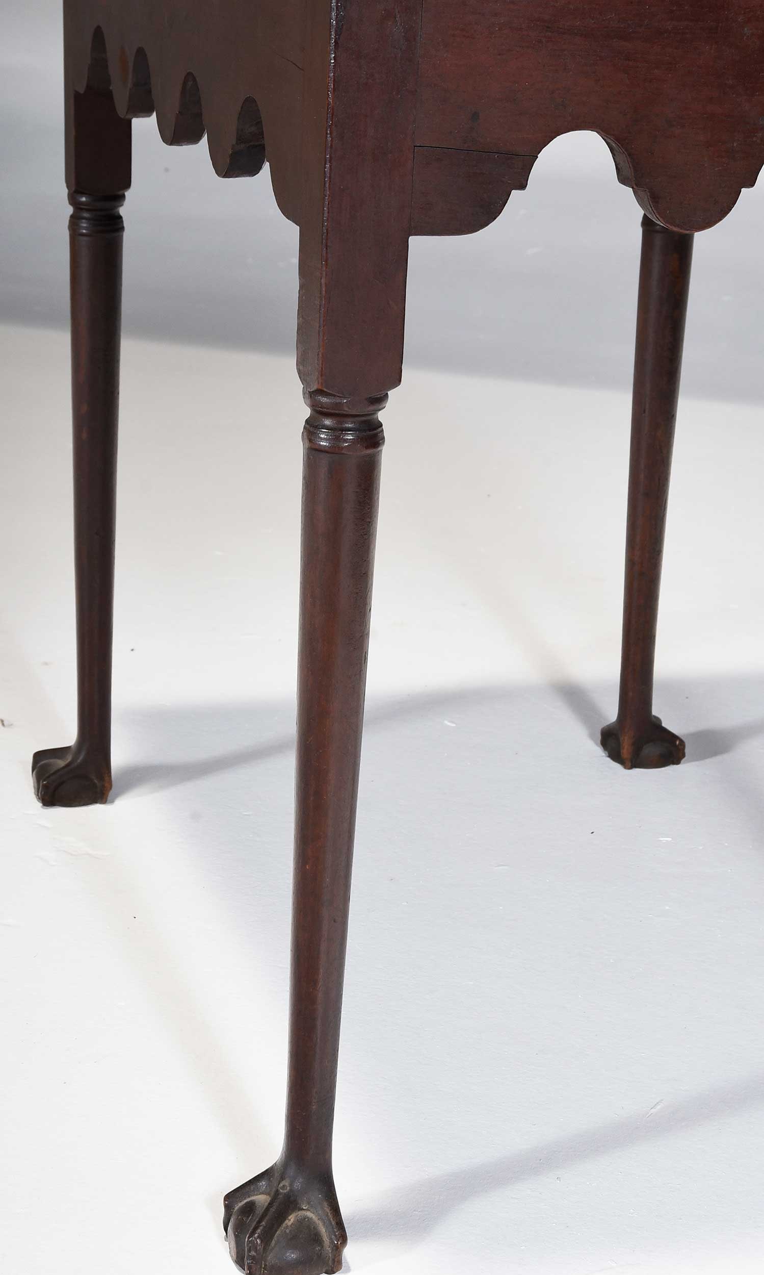 Extremely Rare North Carolina Chippendale Walnut Tea Table, Garvan Provenance - 10