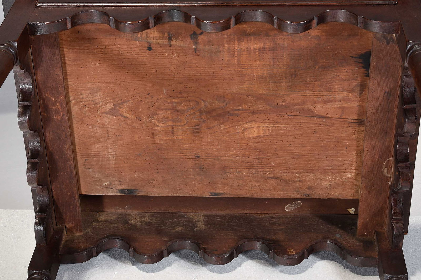 Extremely Rare North Carolina Chippendale Walnut Tea Table, Garvan Provenance - 17