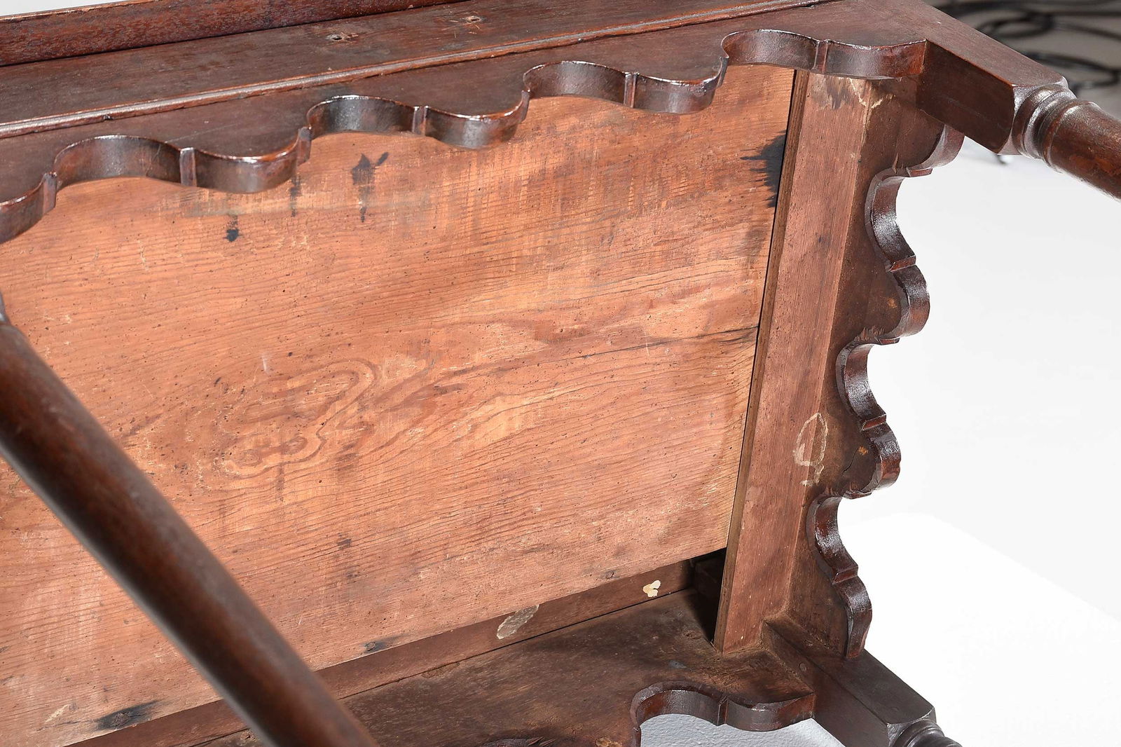 Extremely Rare North Carolina Chippendale Walnut Tea Table, Garvan Provenance - 19