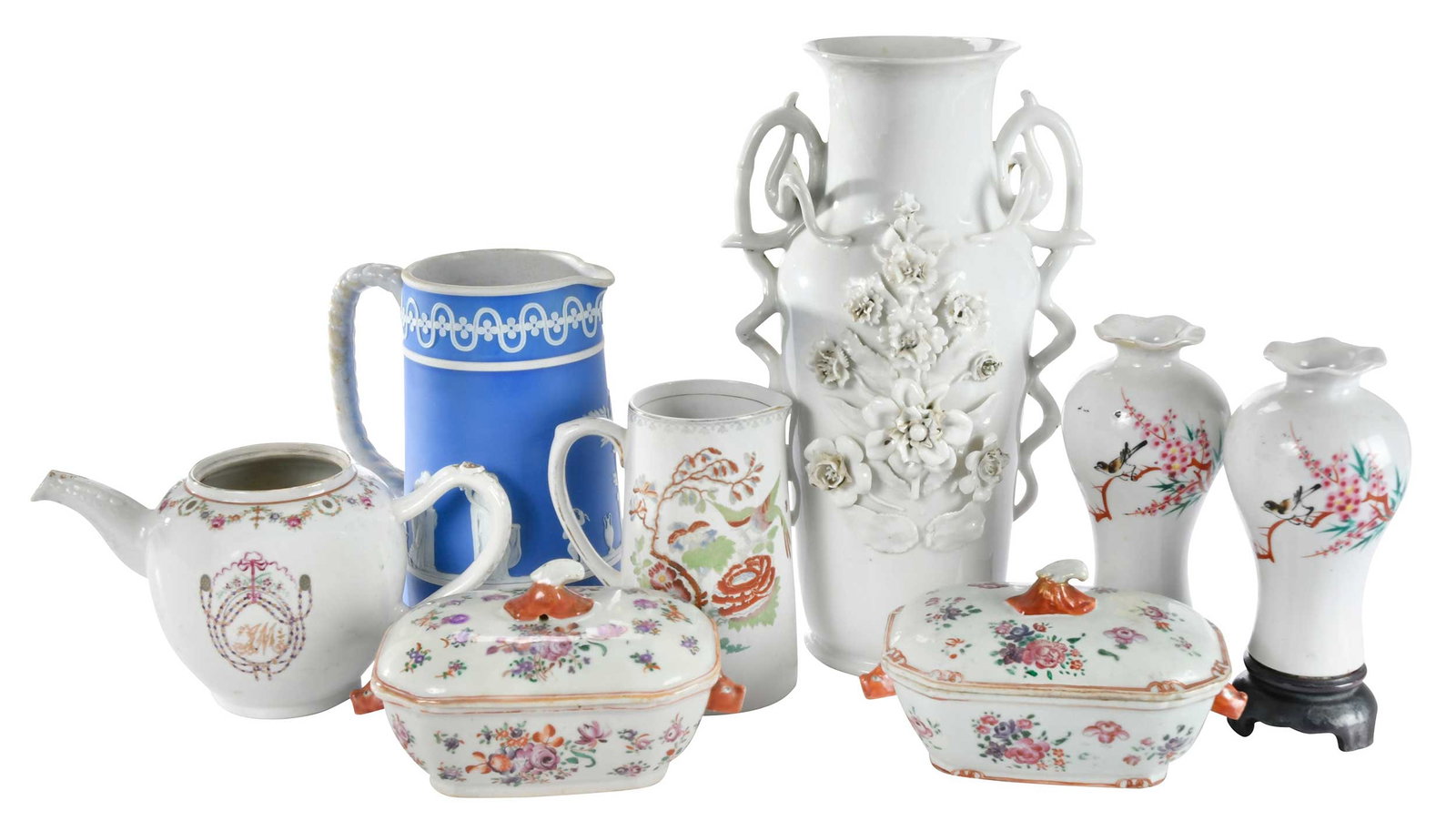 Eight Assorted Pieces of Porcelain Tableware, including Chinese and Chinese Export (1 of 6)