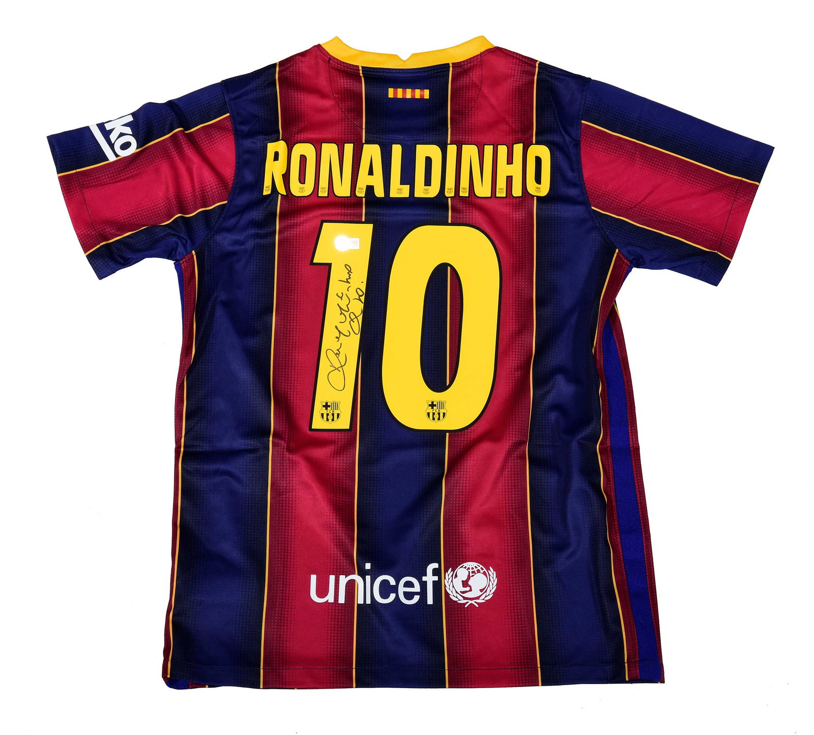 Ronaldinho Gaucho Signed Barcelona Soccer / Futbol Jersey, Beckett (1 of 4)