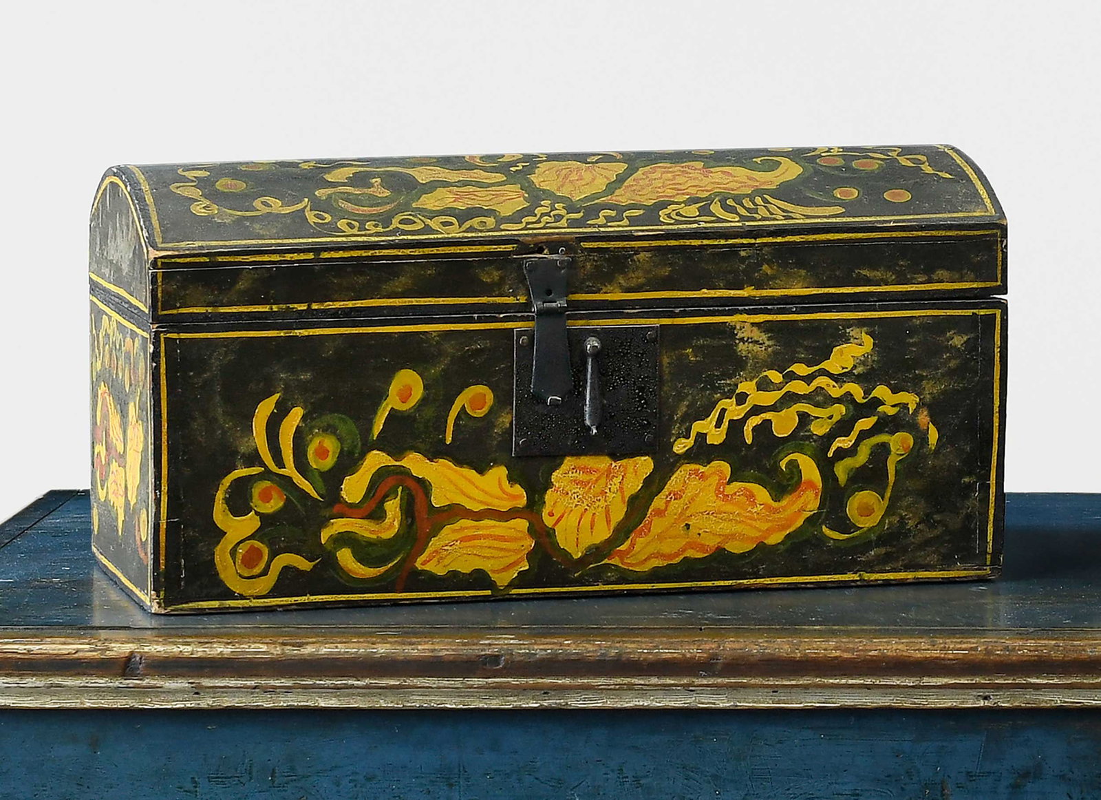 New England Paint Decorated Dome Top Box, Priddy Provenance (1 of 16)