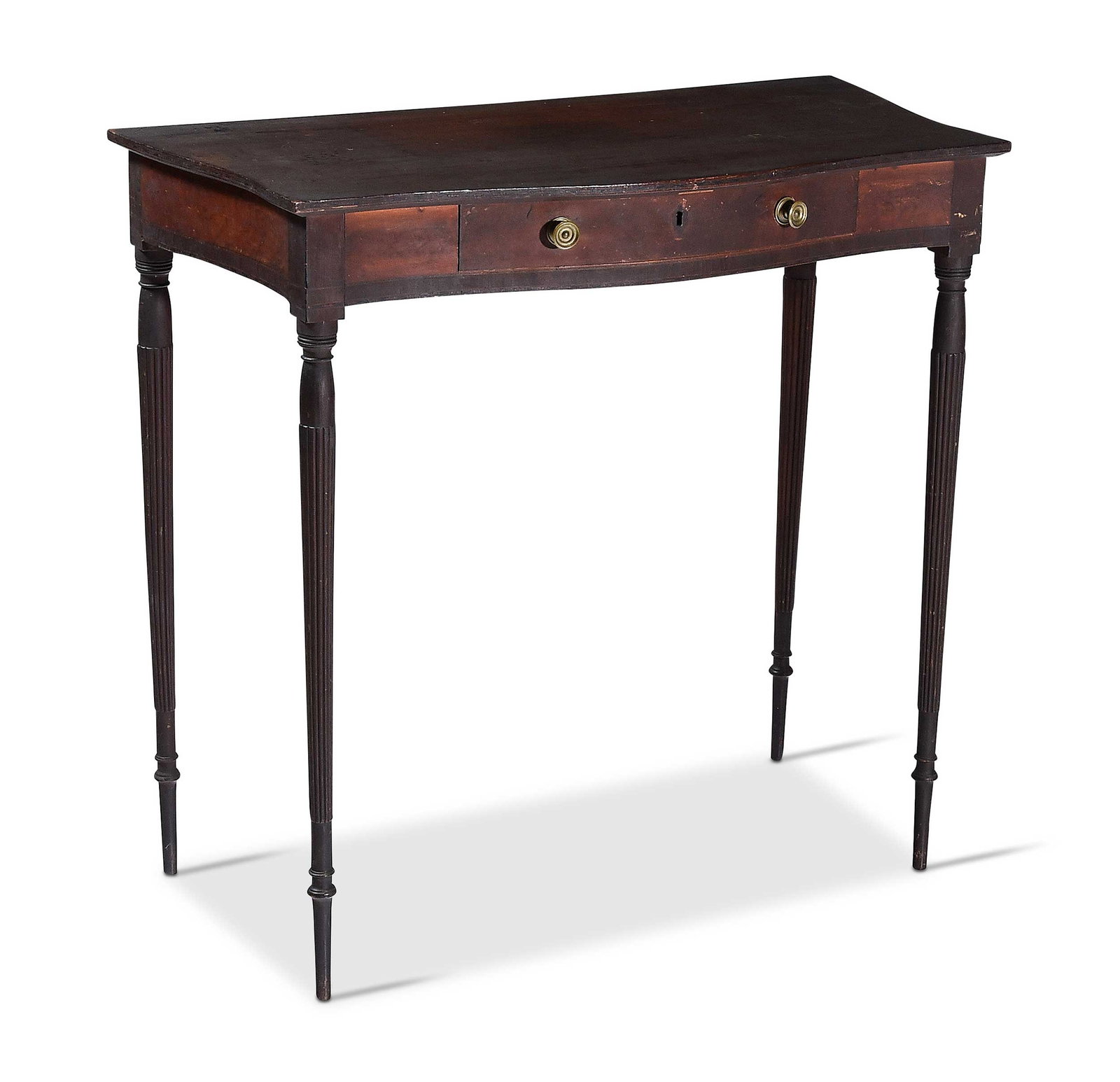 Exceptional New Hampshire Mahogany Dressing Table in Early Surface: attributed to Portsmouth, New Hampshire, circa 1800-1810, retaining original surface, serpentine top, banded and string inlay, flame birch inlaid serpentine skirt, one drawer with inlaid shield escutc