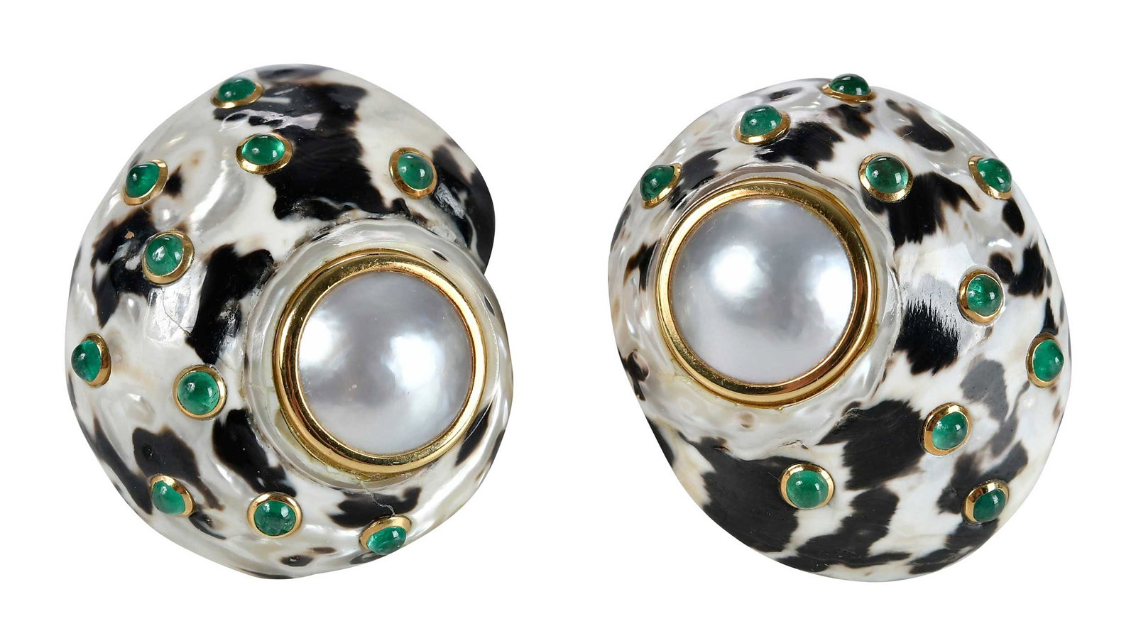 18kt. Trianon Umbonium Shell and Emerald Earrings: two mabe pearls, round emerald cut cabochons, marked "Trianon, 750", yellow gold, with maker's mark, post backs, 1-1/4 x 1 in., 30.5 g Provenance: Collection of Dr. George and Connie Manger Note: