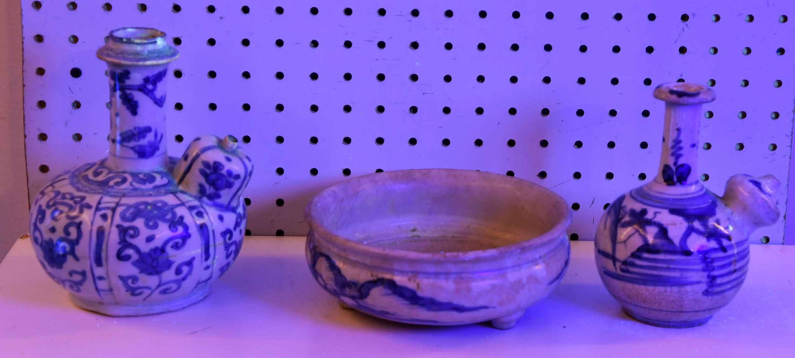 Three Chinese Underglaze Blue Porcelain Table Objects - 6