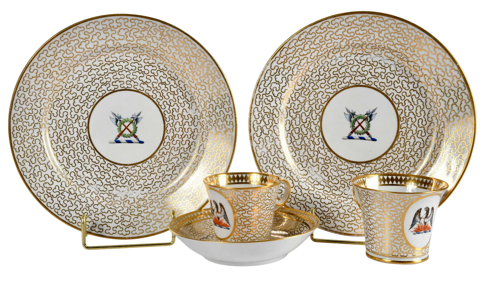 Five Pieces of Chamberlains Worcester Armorial Porcelain (1 of 11)