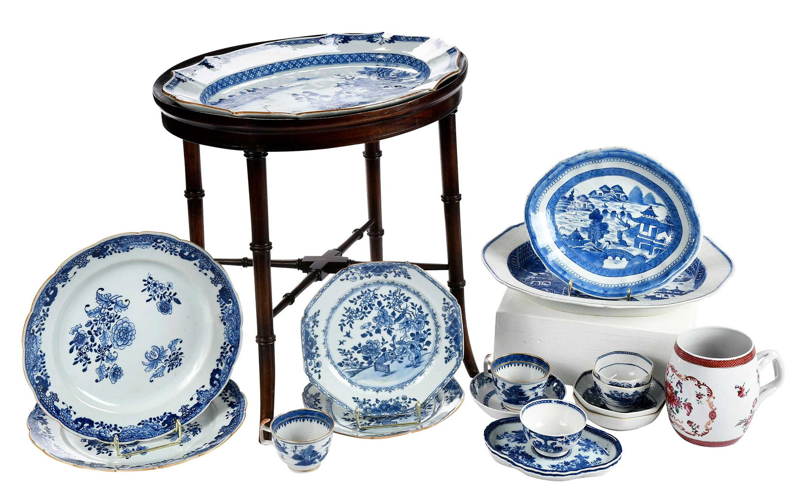 18 Pieces of Chinese Export or Style Porcelain (1 of 6)