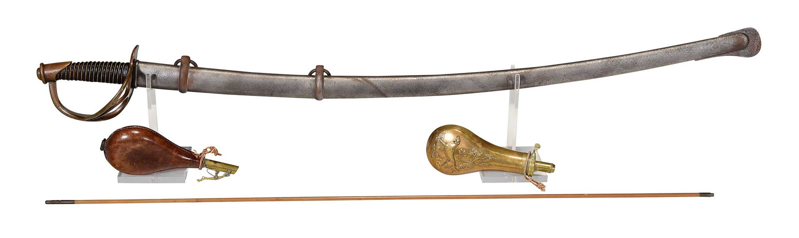 Civil War Cavalry Saber with Two Powder Flasks and Ramrod (1 of 14)