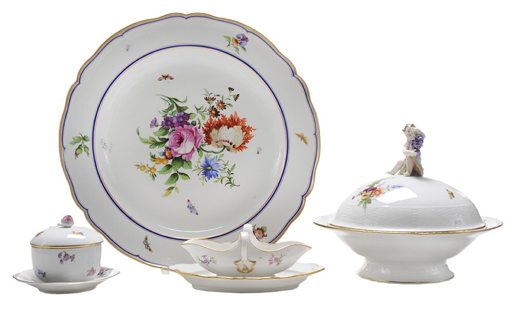 Meissen Porcelain Partial Dinner: Service, 76 Pieces German, 20th century: twelve 9-3/4 in. diameter plates; twelve 9 in. diameter bowls, [one cracked]; eight 8 in. diameter plates; five 7 in. diameter plates; twelve 6-1/4 in. diamete