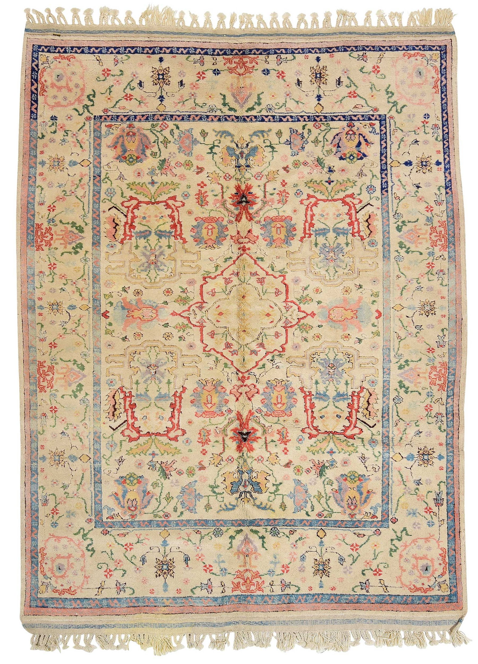 Sultanabad Rug: 20th century, floral motif on white ground, 7 ft. 9 in. x 5 ft. 7 in. 