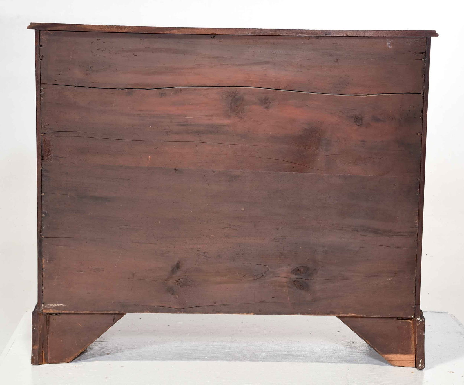 Fine Portsmouth Chippendale Figured Mahogany Serpentine Chest of Drawers - 10