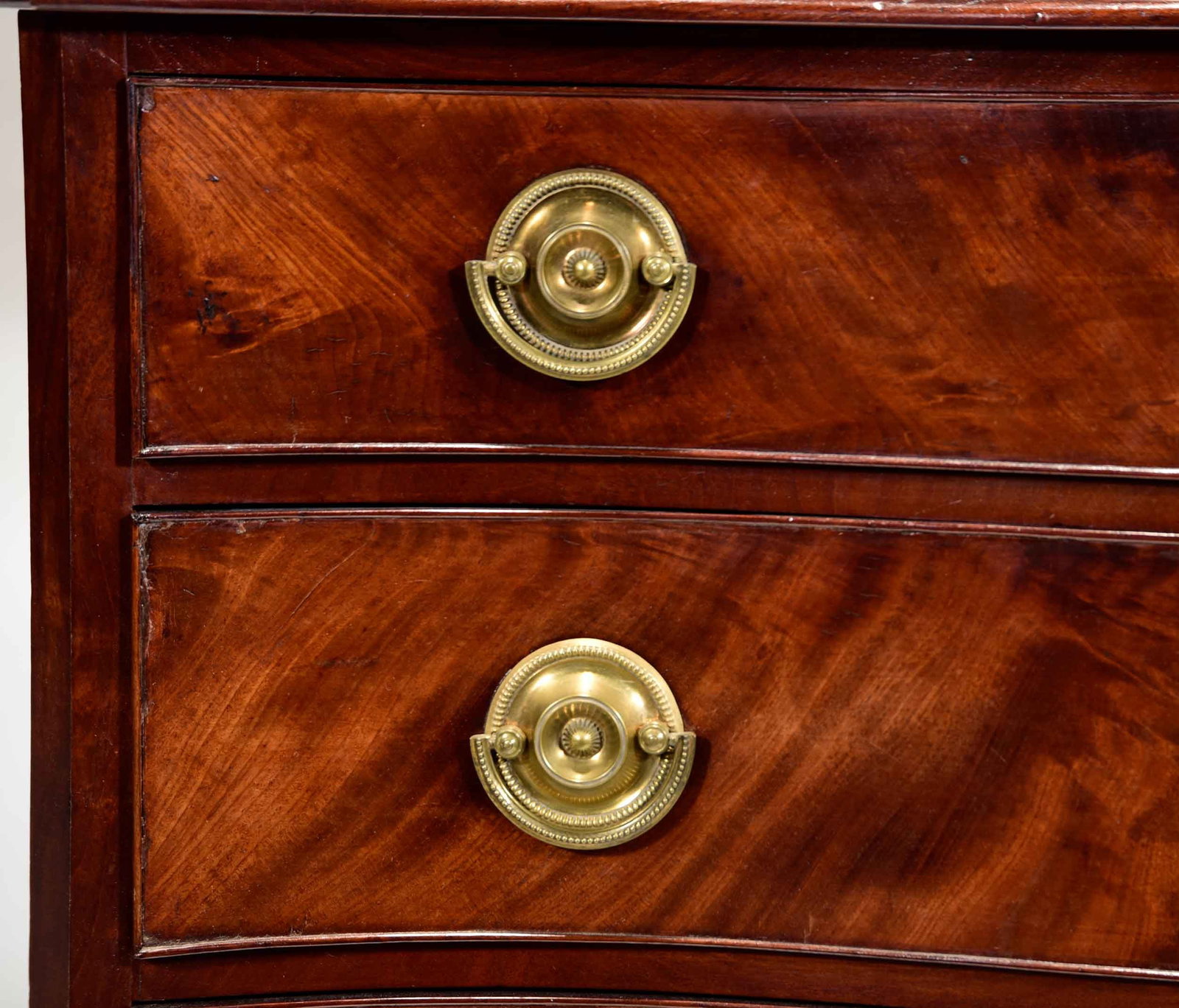 Fine Portsmouth Chippendale Figured Mahogany Serpentine Chest of Drawers - 3
