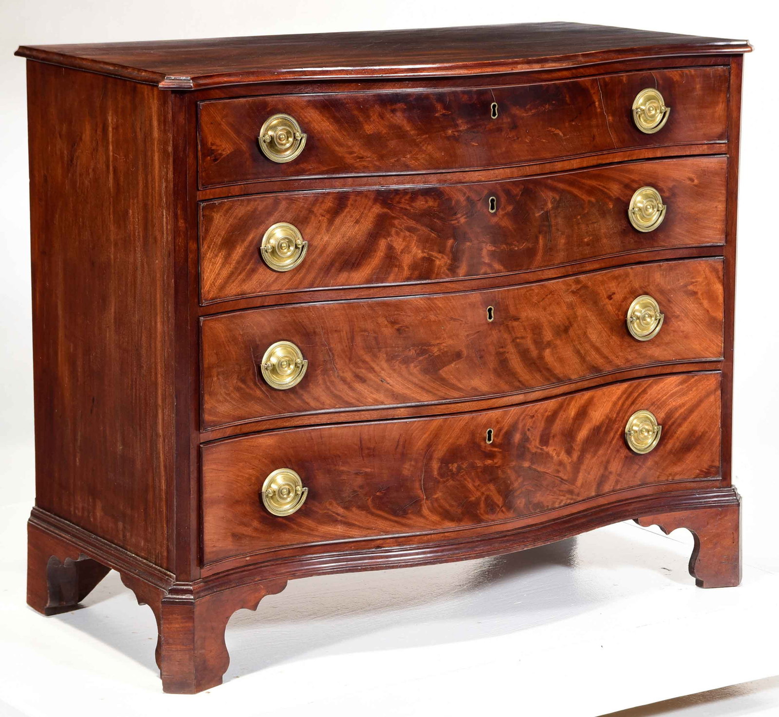 Fine Portsmouth Chippendale Figured Mahogany Serpentine Chest of Drawers - 8