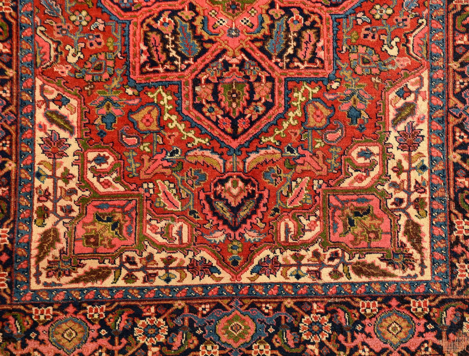 Serapi Rug - 4