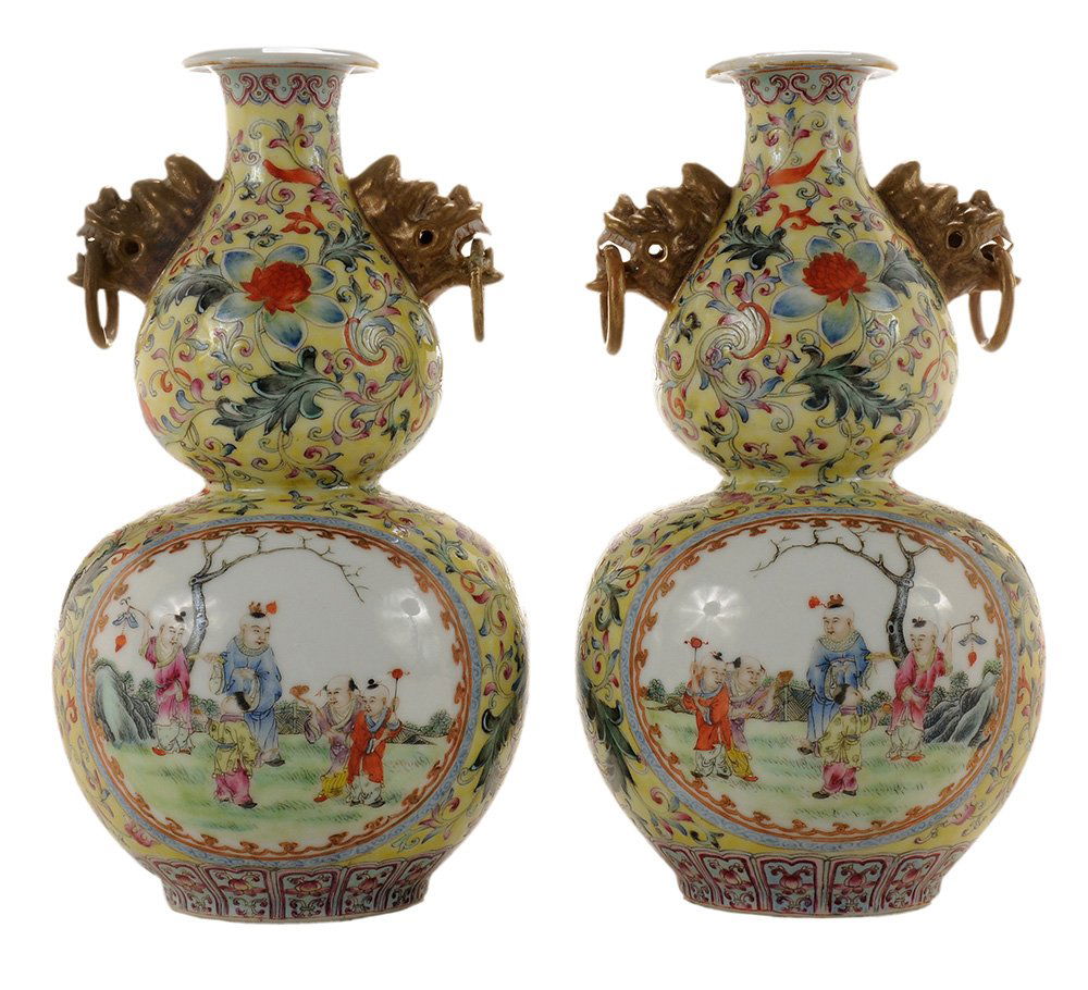 Pair Famille Rose Double Gourd "Boys" (1 of 10)