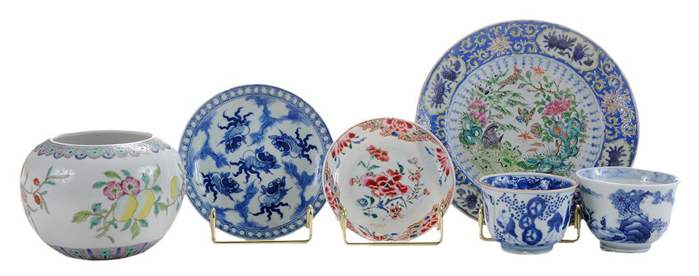 Six Porcelain Table Articles (1 of 5)