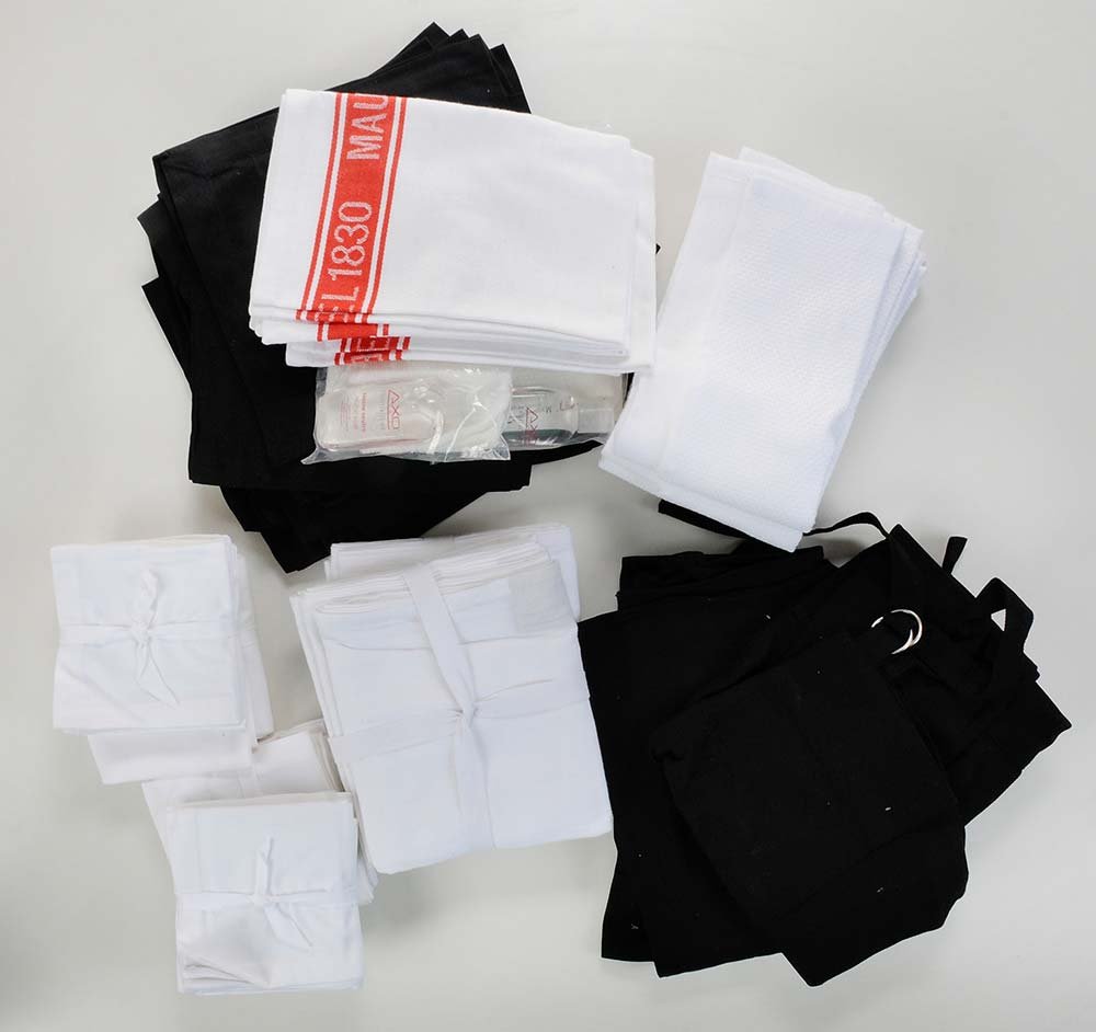 Box Assorted Table Linens (1 of 8)