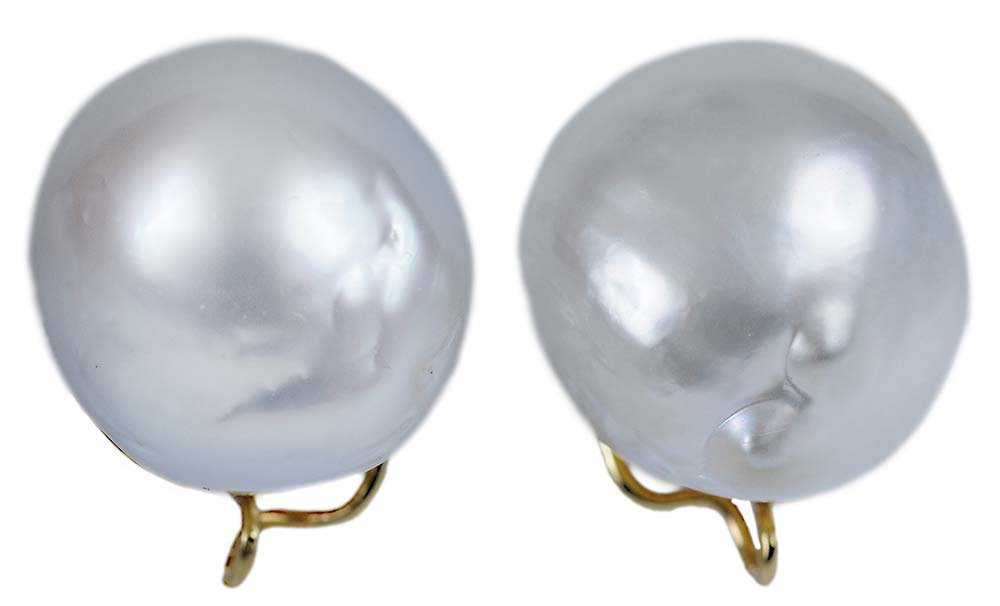 Pair of Baroque Pearl Earrings (1 of 4)
