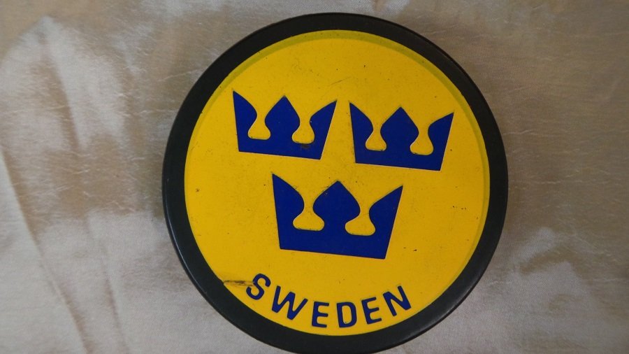 Canada Cup 1984 Coupe: The 1984 Canada Cup tournament was a six-team event that took place in September of that year. Participants were Canada, Czechoslovakia, the Soviet Union, Sweden, the United States and West Germany.