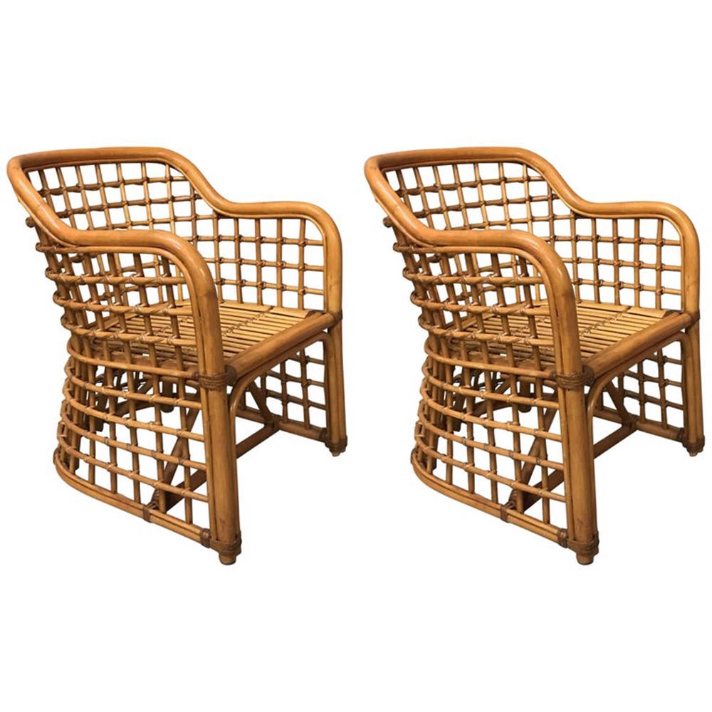 Pair of Albini Style Club Rattan Chairs: Pair of Albini Style Club Rattan Chairs Measures: H 29.5 in. x w 23 in. x D 18.5 in.