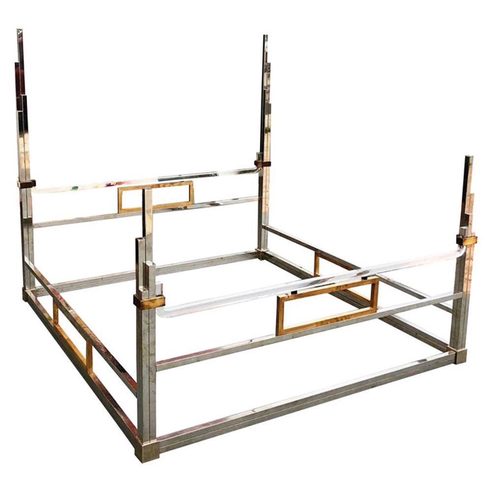 Michel Pigneres Lucite King Size 4- Poster Bed: Michel Pigneres Lucite King Size 4- Poster Bed Measures: H 68.5 in. x W 81 in. x D 75 in.