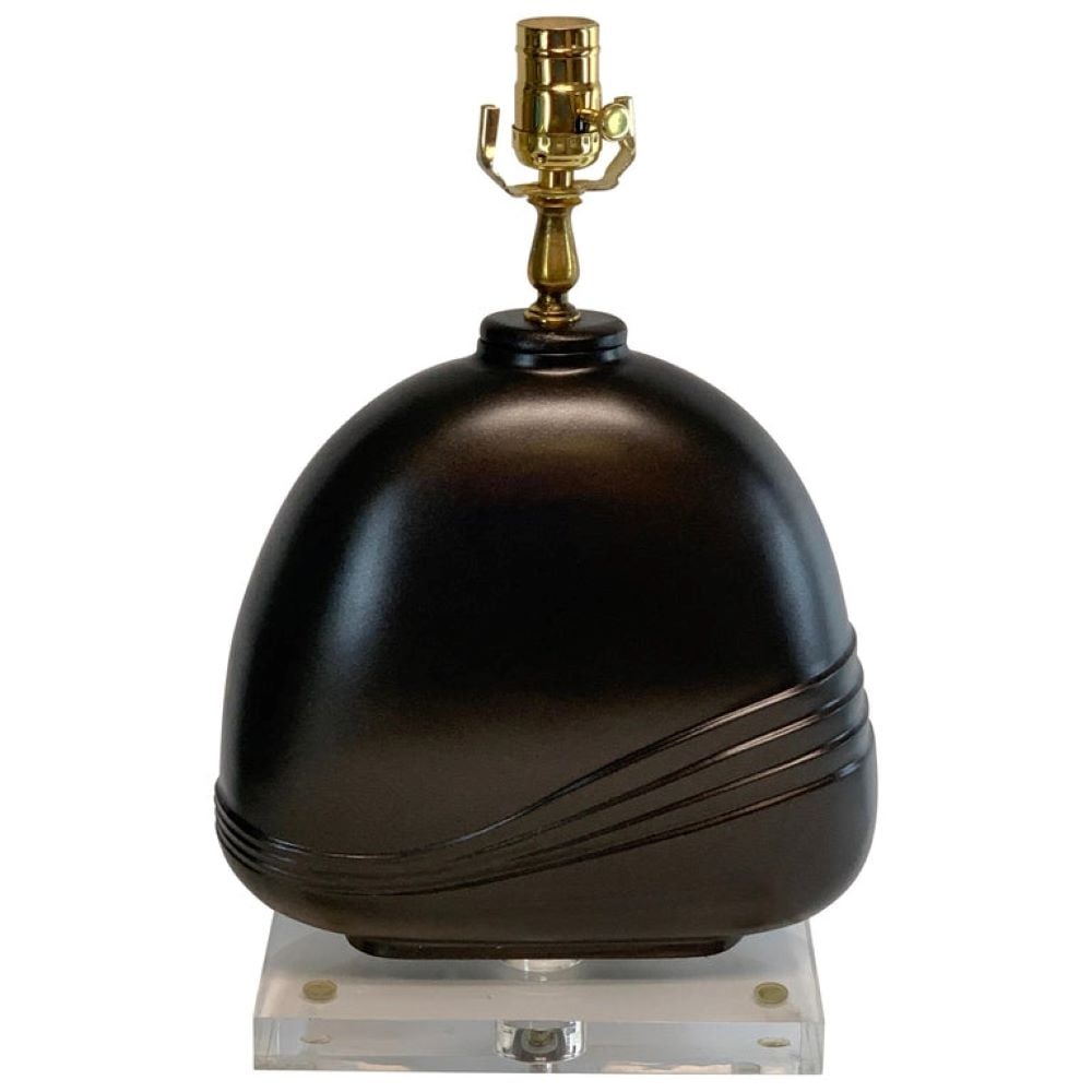 Esa Fedrigolli Italian Modern Sculpted Bronze Lamp: Esa Fedrigolli Italian Modern Sculpted Bronze LampSigned 'Esa Fedrigolli' in script Mounted on a 9" x 6" Lucite base, the height to the top of the sculpture is 12" H, 16" H to the top of the socket. T